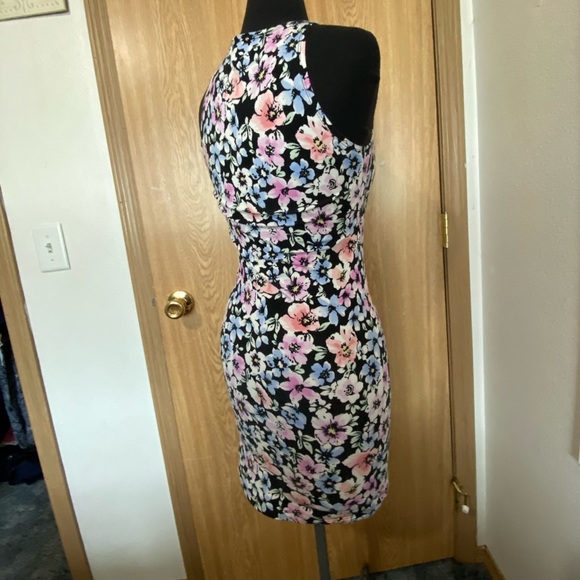Forever 21 Floral Spring Dress - Picture 4 of 8